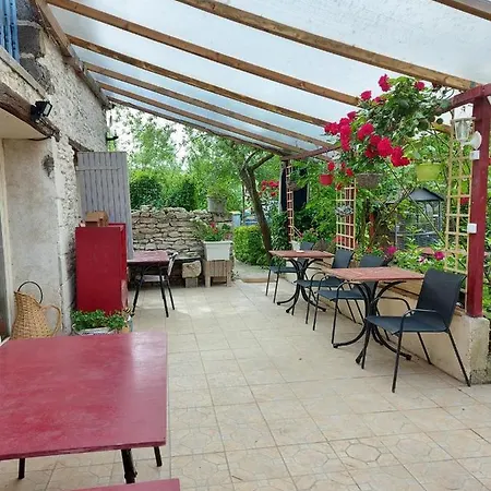 Πανσιόν Chambres, Table D'hotes Et Les Mesanges 3*