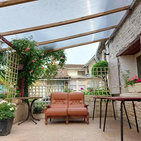 Chambres, Table D'hotes Et Les Mesanges Saint-Jean-de-Sauves