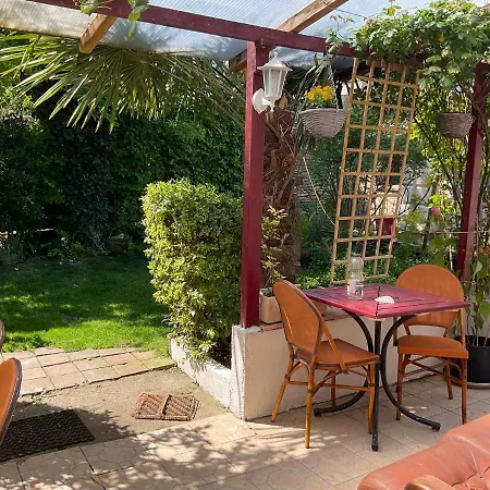 Πανσιόν Chambres, Table D'hotes Et Les Mesanges 3*