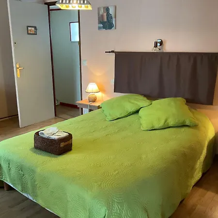 Chambres, Table D'hotes Et Les Mesanges Πανσιόν Saint-Jean-de-Sauves