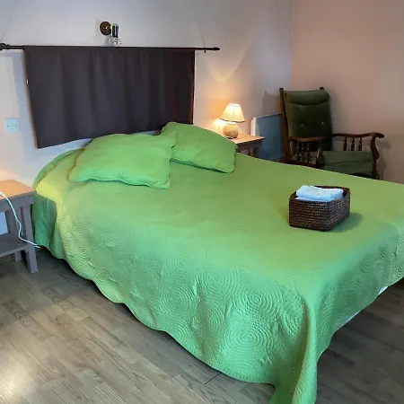 Chambres, Table D'hotes Et Les Mesanges 3*