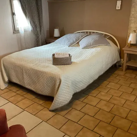 Chambres, Table D'hotes Et Les Mesanges 3* Saint-Jean-de-Sauves