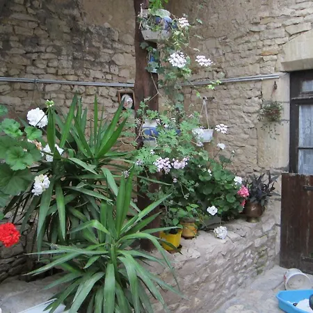 Πανσιόν Chambres, Table D'hotes Et Les Mesanges Saint-Jean-de-Sauves