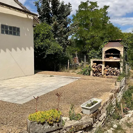 Πανσιόν Chambres, Table D'hotes Et Les Mesanges Saint-Jean-de-Sauves