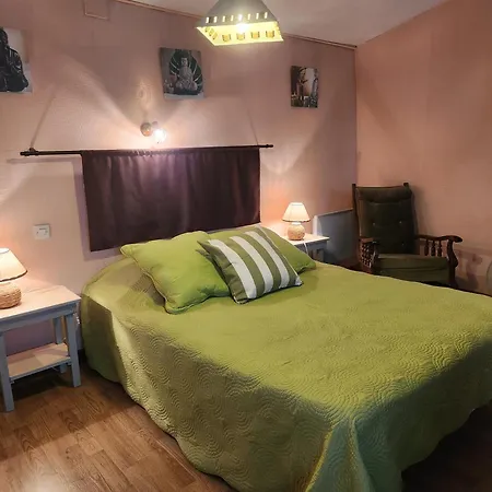 Chambres, Table D'hotes Et Les Mesanges 3*